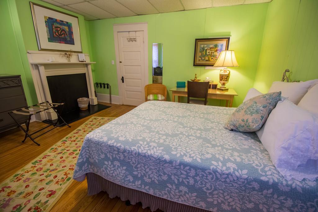 The Dailey Renewal Retreat B & B Greensboro Esterno foto